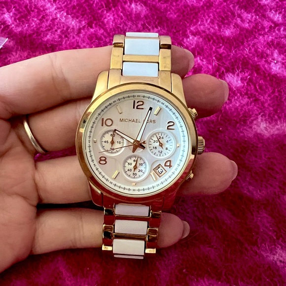 Michael Kors Ladies Quartz Tri-Tone Stainless Steel watch - Picture 1 of 7